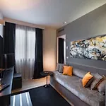 Charming House Dd724